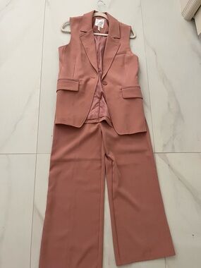 Avec Les Filles Rose Sleeveless Blazer & Wide-Leg Pants Set
